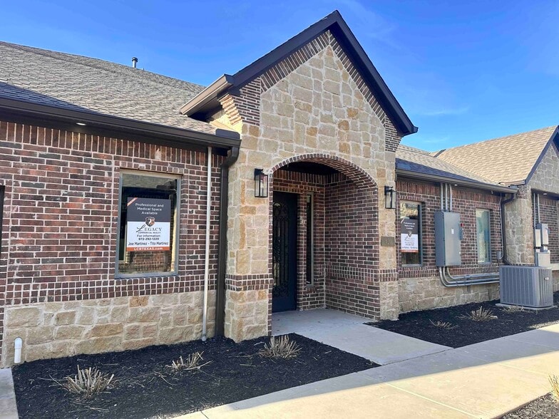 Primary Photo Of 11583 Independence Pky, Frisco Medical For Sale