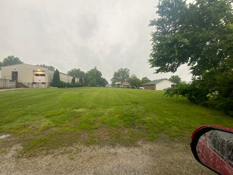 More Photos Of 110 SE 5th St, Lee's Summit Flex For Sale