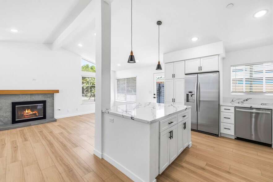 More Photos Of 22320 Itasca St, Chatsworth Apartments For Sale