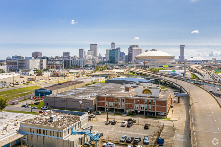 More Photos Of 2301 Julia St, New Orleans Warehouse For Lease