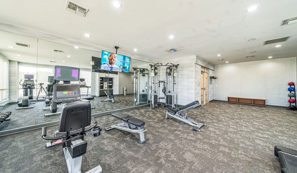 More Photos Of 409 N Clark Rd, Cedar Hill Hotel For Sale