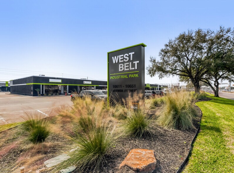 More Photos Of 10631 Harwin Dr, Houston Unknown For Lease