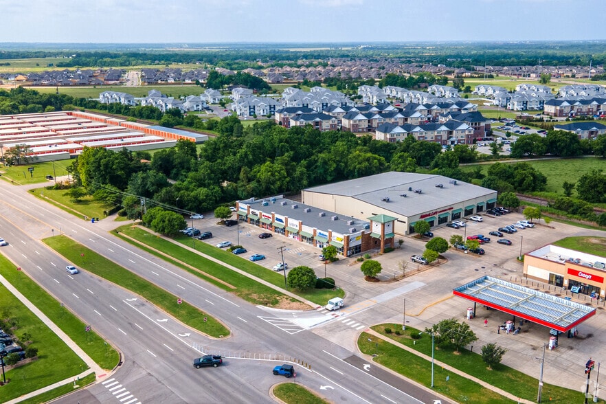 More Photos Of 3050 N Classen Blvd, Norman Unknown For Lease