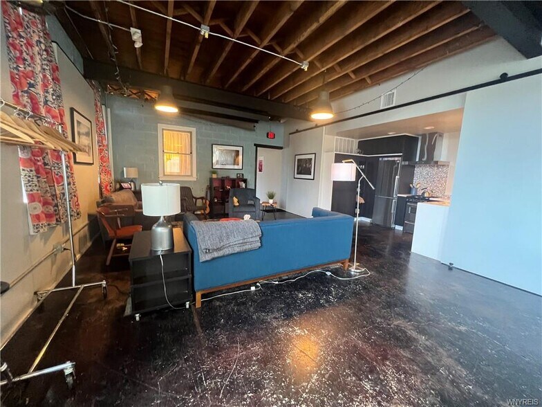 More Photos Of 1148 Michigan Ave, Buffalo Office For Lease
