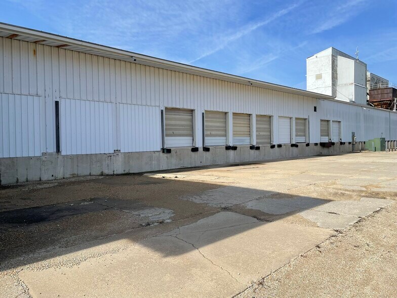 More Photos Of 4177 N Illinois Route 251, Mendota Industrial For Lease