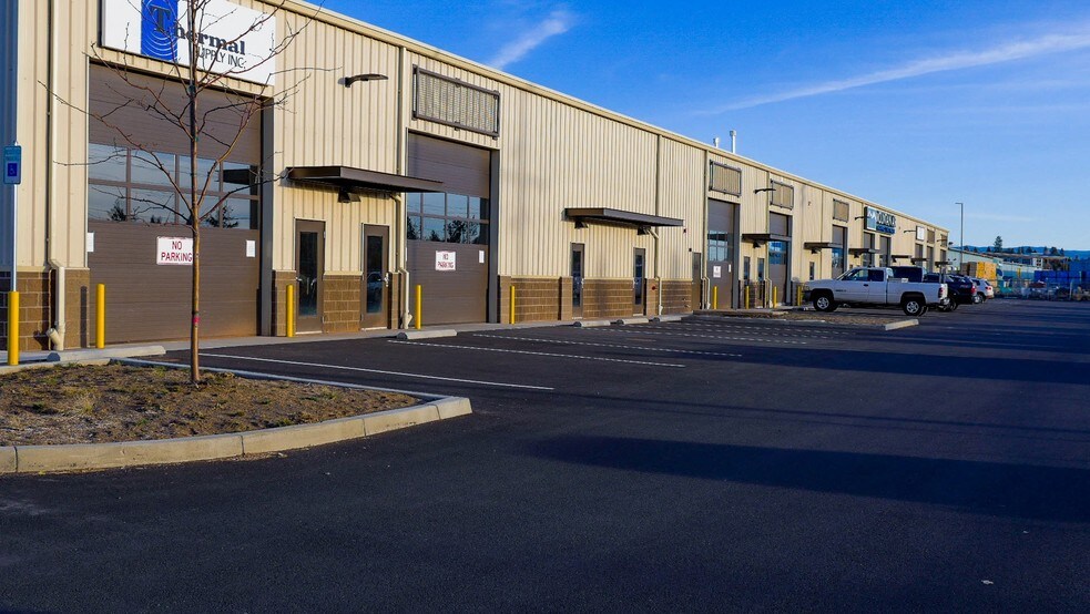 More Photos Of 20495 Murray Rd, Bend Warehouse For Lease