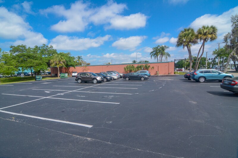 More Photos Of 2344 Bee Ridge Rd, Sarasota Office For Sale