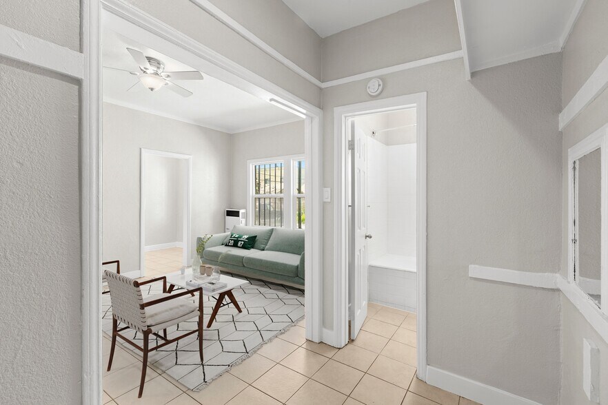 More Photos Of 210 W 43rd Pl, Los Angeles Apartments For Sale
