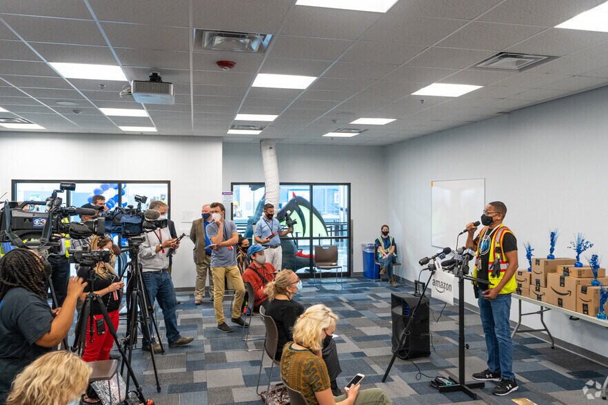 More Photos Of 1025 Boxwood Rd, Wilmington Distribution For Lease