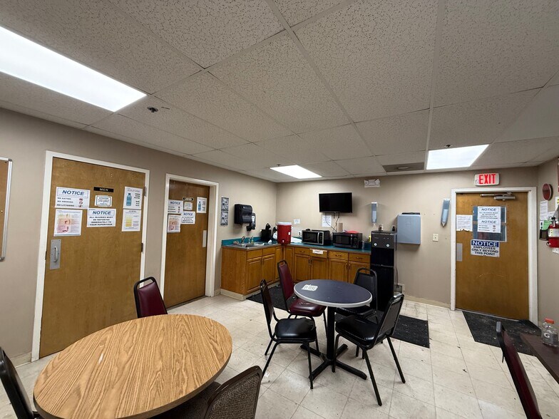 More Photos Of 175 Industrial Park Dr, Hollister Industrial For Sale