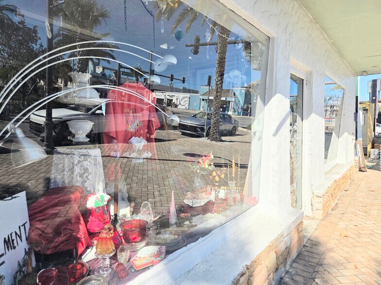 More Photos Of 225 Minutemen Causeway Cswy, Cocoa Beach General Retail For Sale