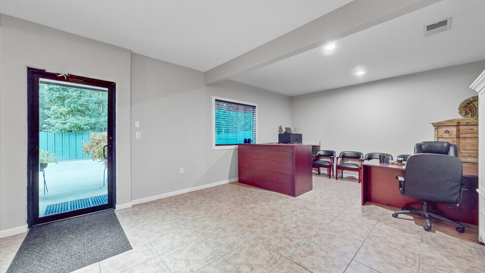 More Photos Of 28711 Robinson Rd, Conroe Industrial For Sale