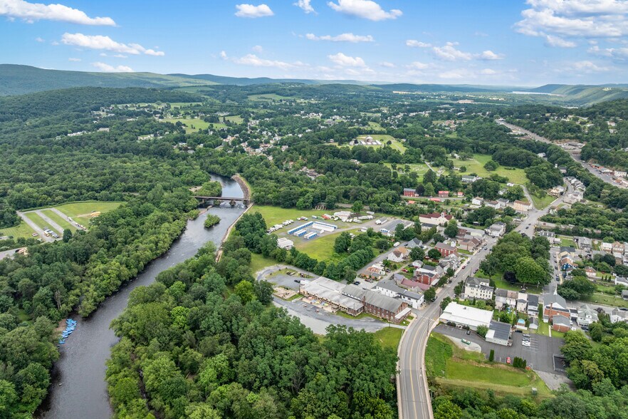 More Photos Of 500 Bridge St, Weissport Restaurant For Sale