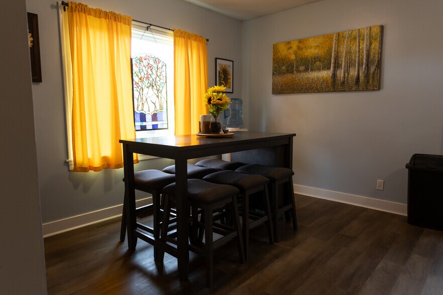 More Photos Of 2800 NY-49, West Monroe Auto Repair For Lease