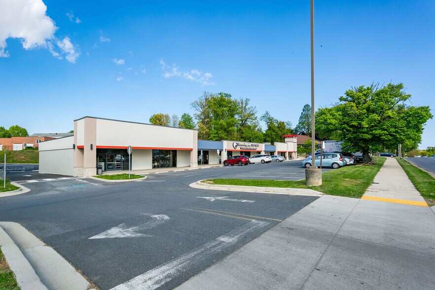 More Photos Of 1300-1338 E Gude Dr, Rockville Unknown For Lease