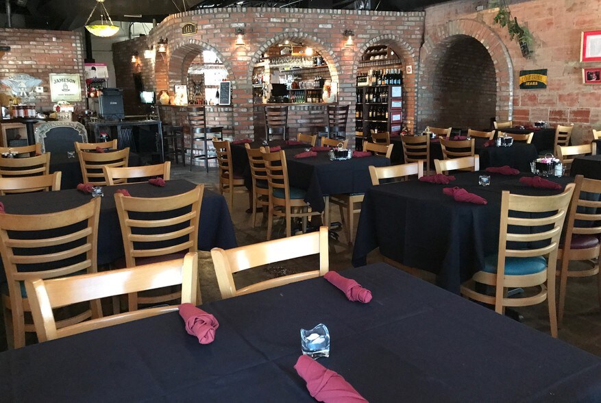 More Photos Of 1424 Washington Ave, Waco Restaurant For Sale