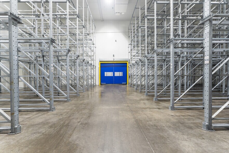 More Photos Of 1407 Commerce Dr, Mission Refrigeration Cold Storage For Lease