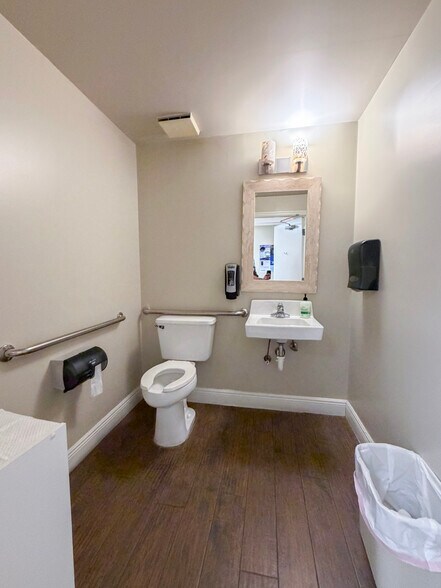 More Photos Of 7550 N Dale Mabry Hwy, Tampa Medical For Sale