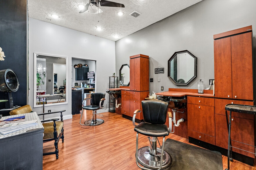More Photos Of 2048 Winchester Ave, Ashland General Retail For Sale