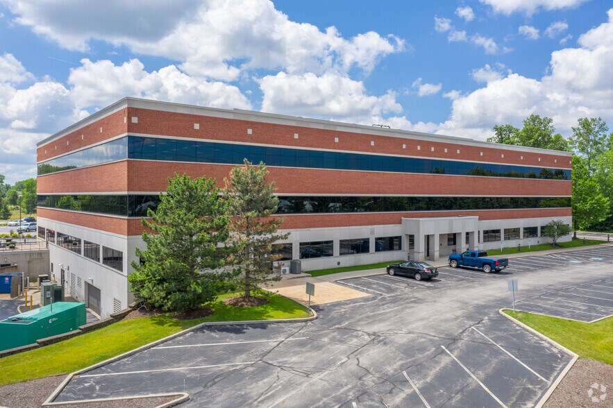 More Photos Of 6085 Parkland Blvd, Mayfield Heights Office For Lease