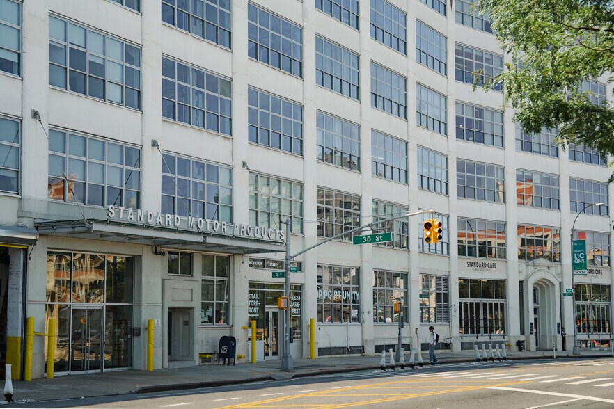 More Photos Of 37-18 Northern Blvd, Long Island City Office For Lease