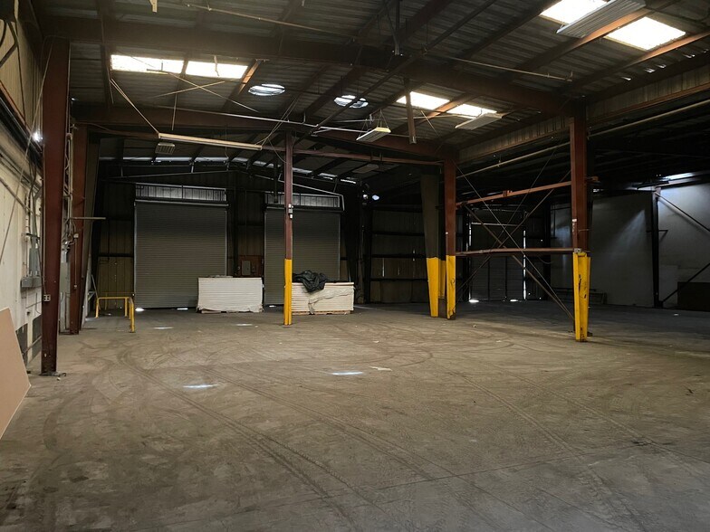 More Photos Of 720 Pacific Ave, Oxnard Warehouse For Sale