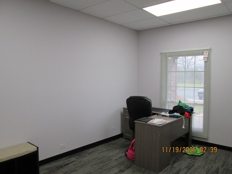 More Photos Of 33 W Higgins Rd, South Barrington Office For Lease