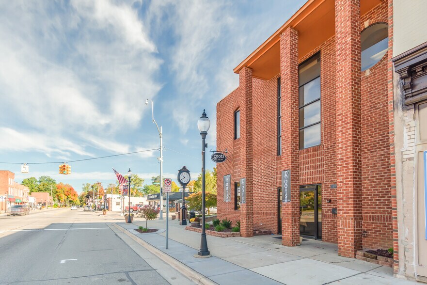 More Photos Of 107 S Main St, Almont Restaurant For Lease