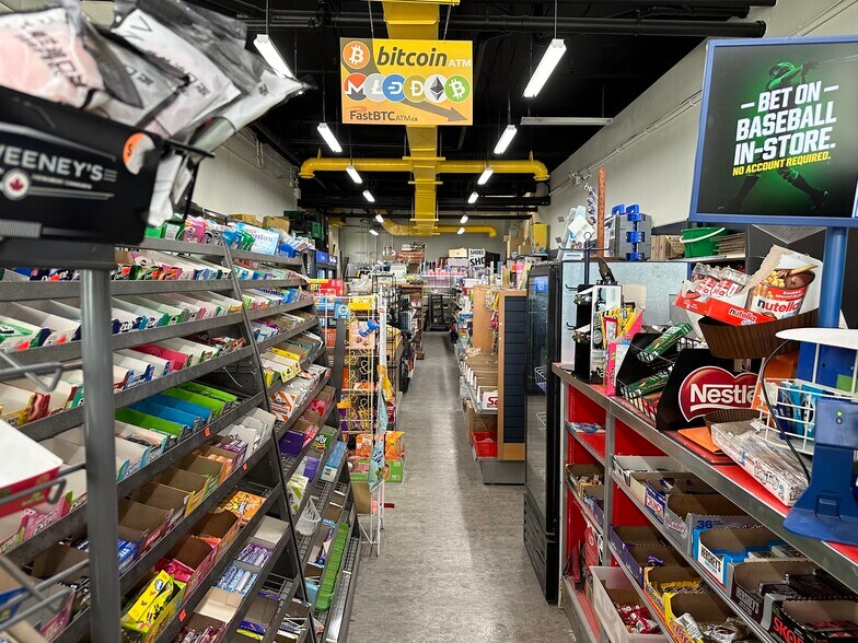 More Photos Of 318 Spruce St, Waterloo Multifamily For Sale