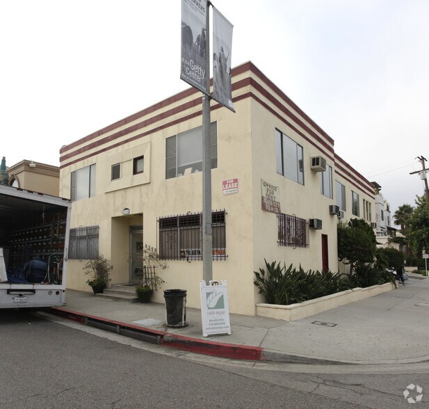 More Photos Of 8350 Melrose Ave, West Hollywood Loft Creative Space For Lease