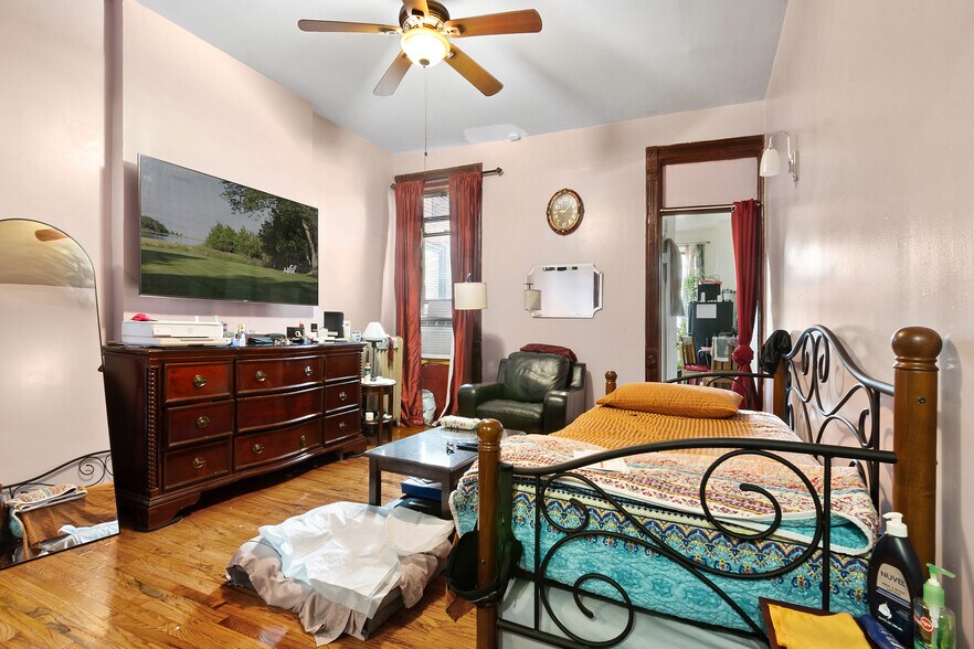 More Photos Of 496 Putnam Ave, Brooklyn Apartments For Sale