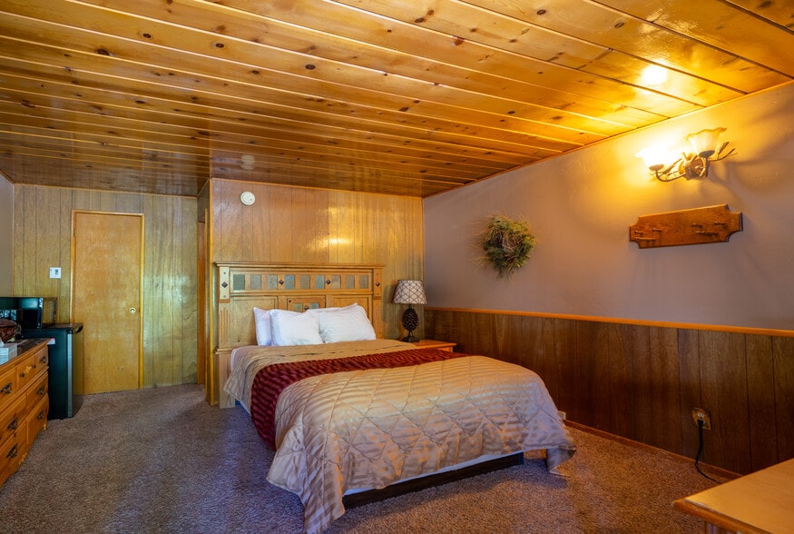 More Photos Of 42268 Moonridge Rd, Big Bear Lake Hotel For Sale