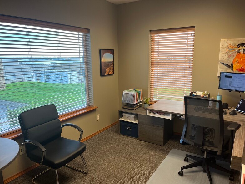 More Photos Of 8927 W Tucannon Ave, Kennewick Office For Lease