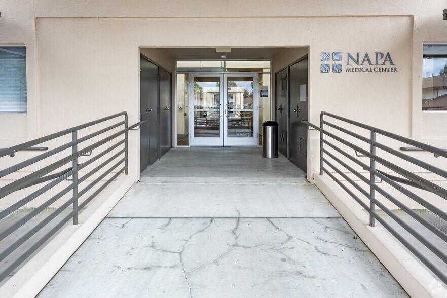 More Photos Of 1100 Trancas St, Napa Medical For Lease