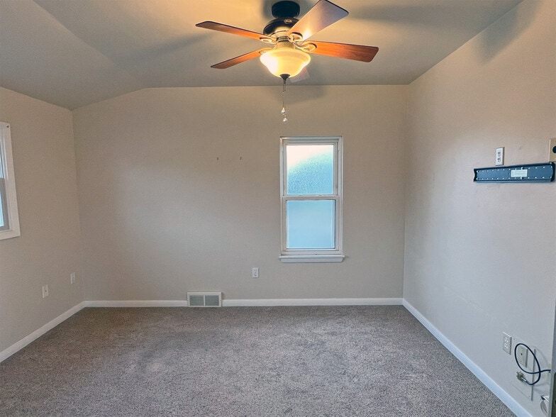 More Photos Of 3567 W 26th St, Erie Freestanding For Sale