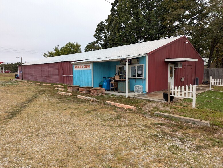 More Photos Of 22889 MO-64 Hwy, Hermitage Self Storage For Sale