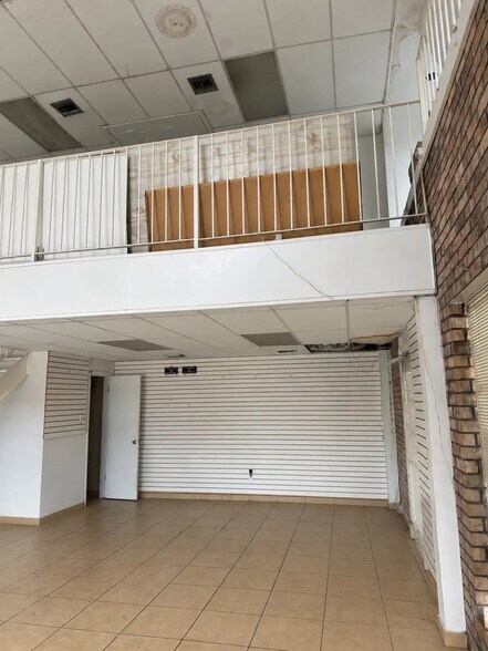 More Photos Of 1320 Veterans Memorial Blvd, Metairie Freestanding For Sale