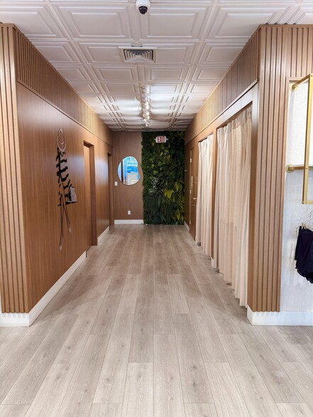 More Photos Of 1006 E Sample Rd, Pompano Beach Storefront For Sale