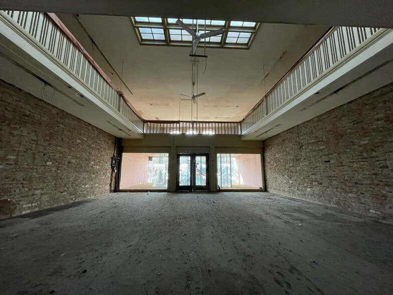 More Photos Of 2277 Shattuck Ave, Berkeley Storefront For Lease