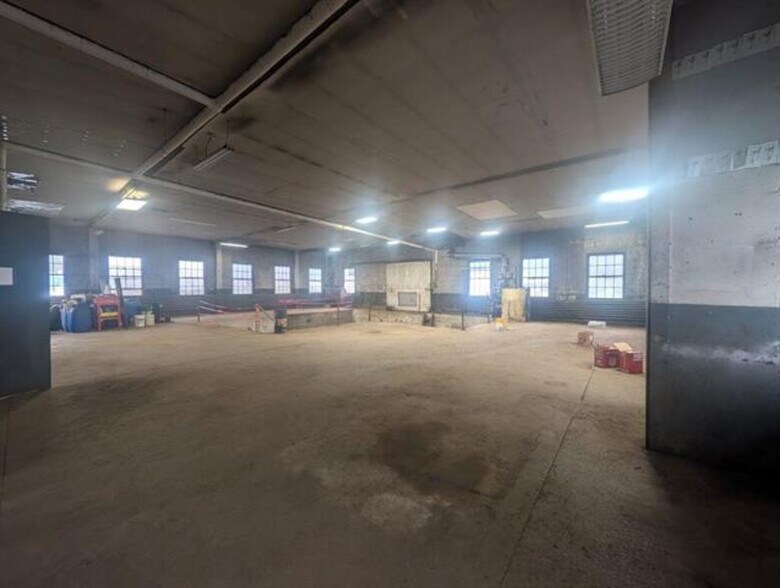 More Photos Of 235 Washington St, Claremont Auto Repair For Sale