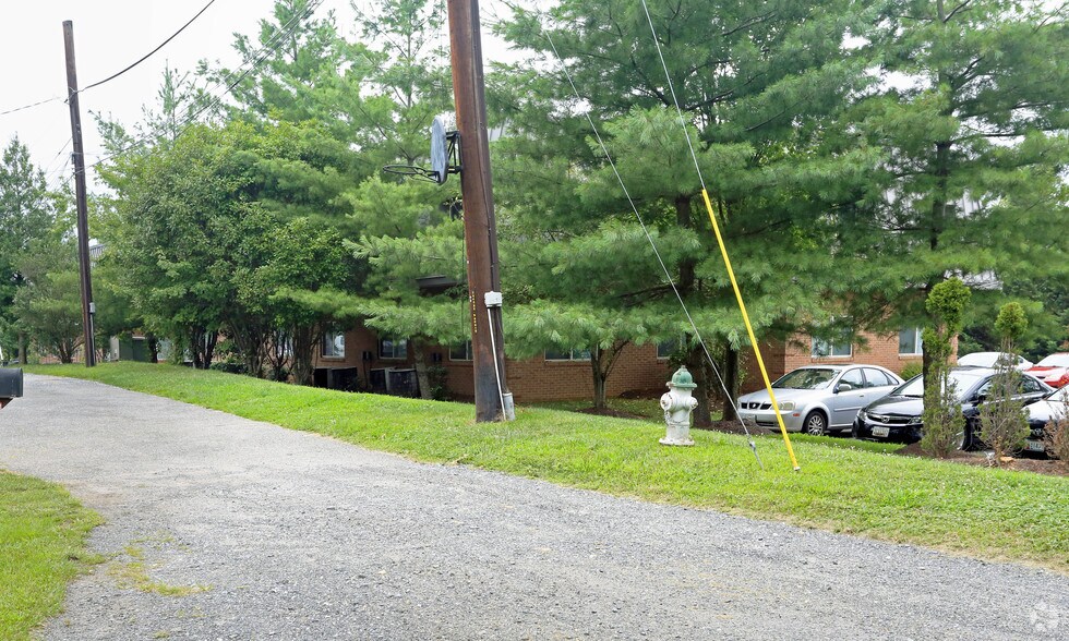 More Photos Of 18401-18403 Woodfield Rd, Gaithersburg Office For Lease