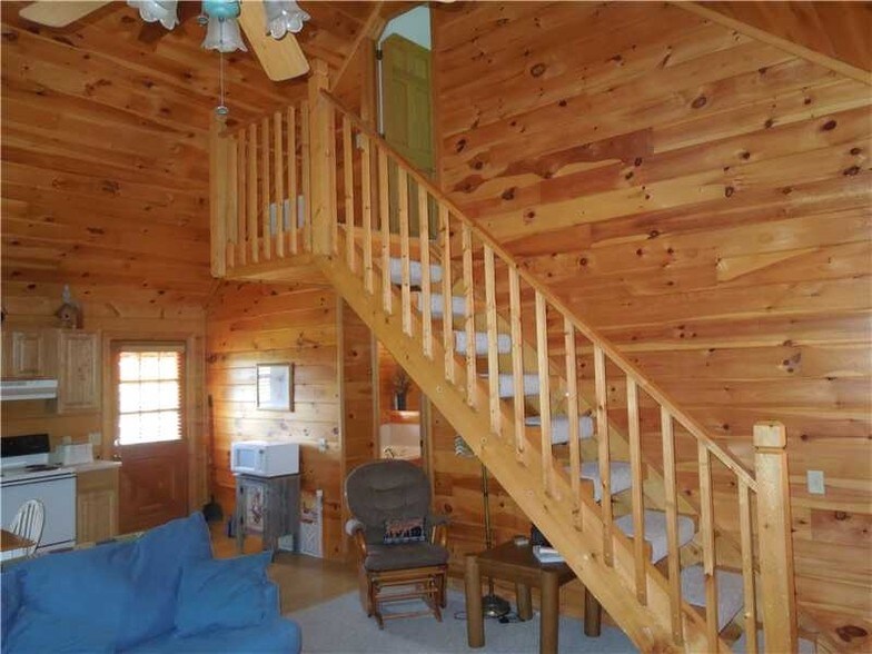 More Photos Of 15695 Highway 187, Eureka Springs Hotel For Sale