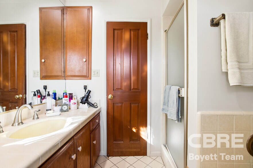 More Photos Of 6504 Woodley Ave, Van Nuys Apartments For Sale