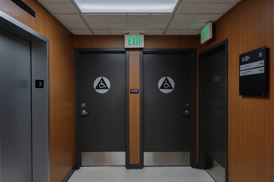 More Photos Of 400 30th St, Oakland Medical For Lease