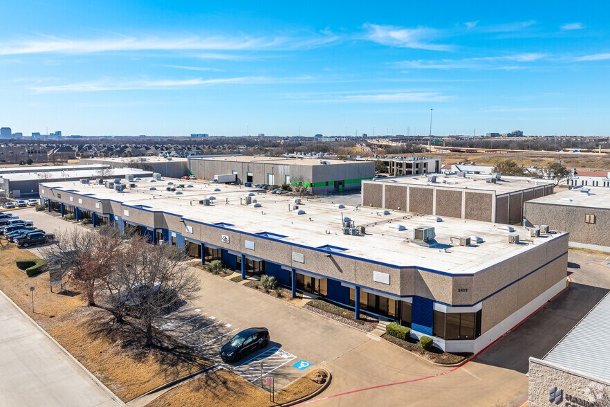 More Photos Of 2433 Lacy Ln, Carrollton Distribution For Lease