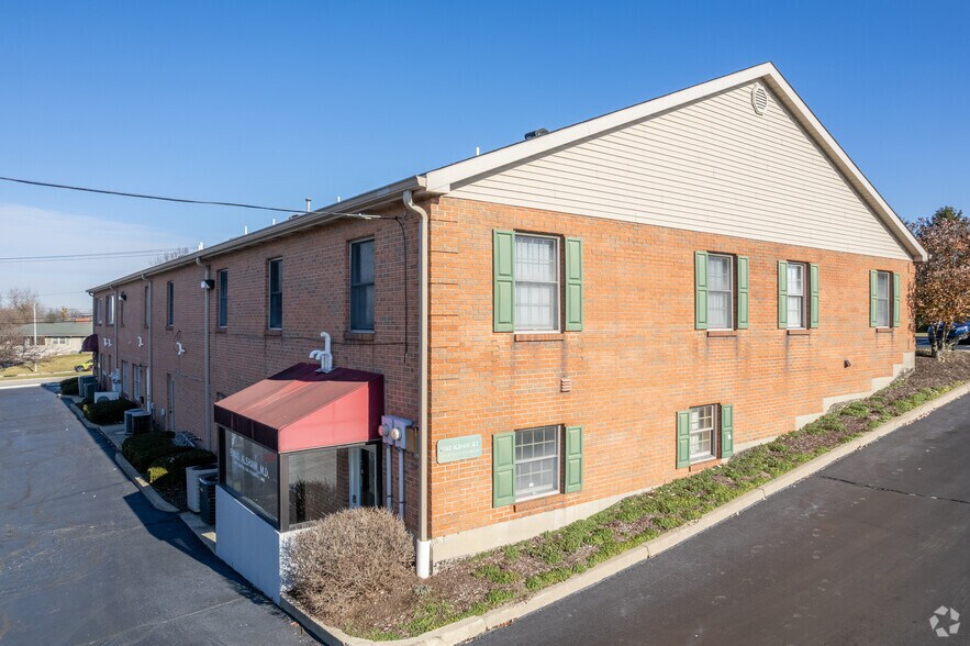 More Photos Of 1060-1066 Summit Dr, Middletown Medical For Sale