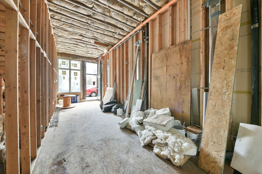 More Photos Of 1808 Frankford Ave, Philadelphia Storefront Retail Residential For Sale