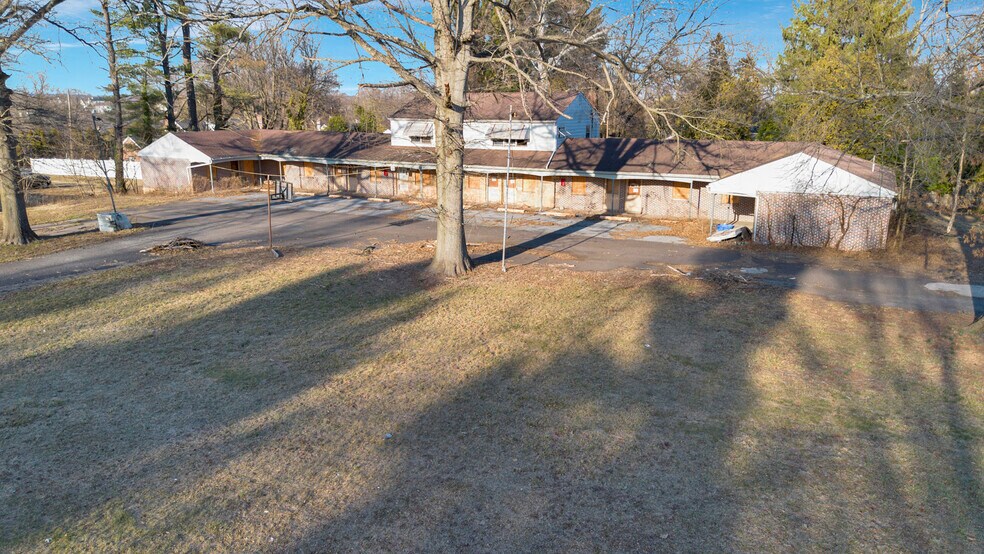 More Photos Of 3585 Schuylkill Rd, Spring City Hotel For Sale