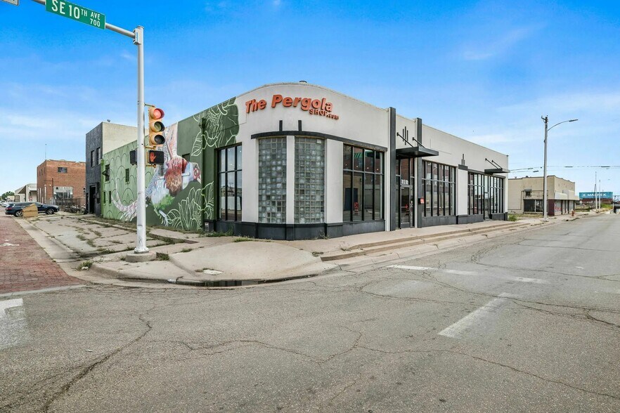 Primary Photo Of 701 SE 10th Ave, Amarillo Bar For Sale