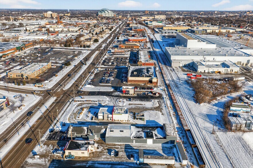 More Photos Of 2200 S Miller Pky, Milwaukee Distribution For Sale
